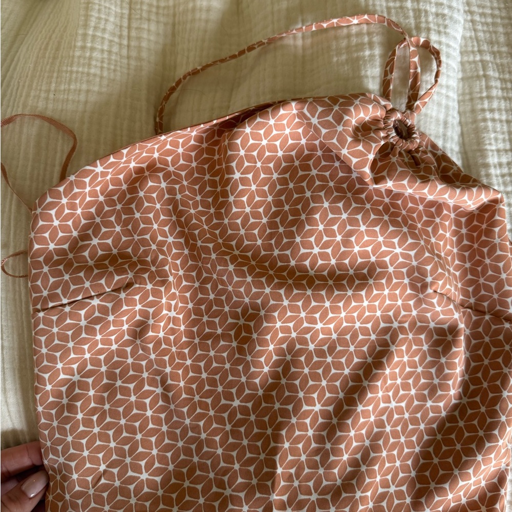 A & F Patterned Keyhole Top - Picture 2 of 3